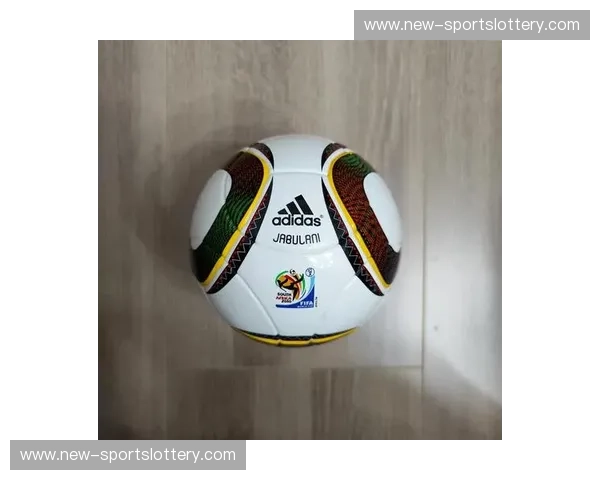 史蒂文森vs.贝卢：足球场上的巨星对决，荣耀与争议交织的传奇